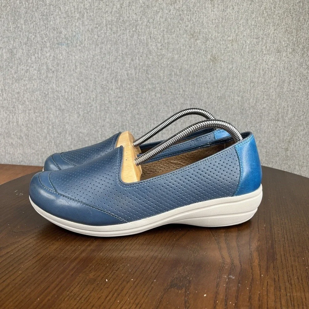Dansko Marjorie Shoes Women's Size 39 / 8.5 Blue Perforated Leather Loafer Wedge